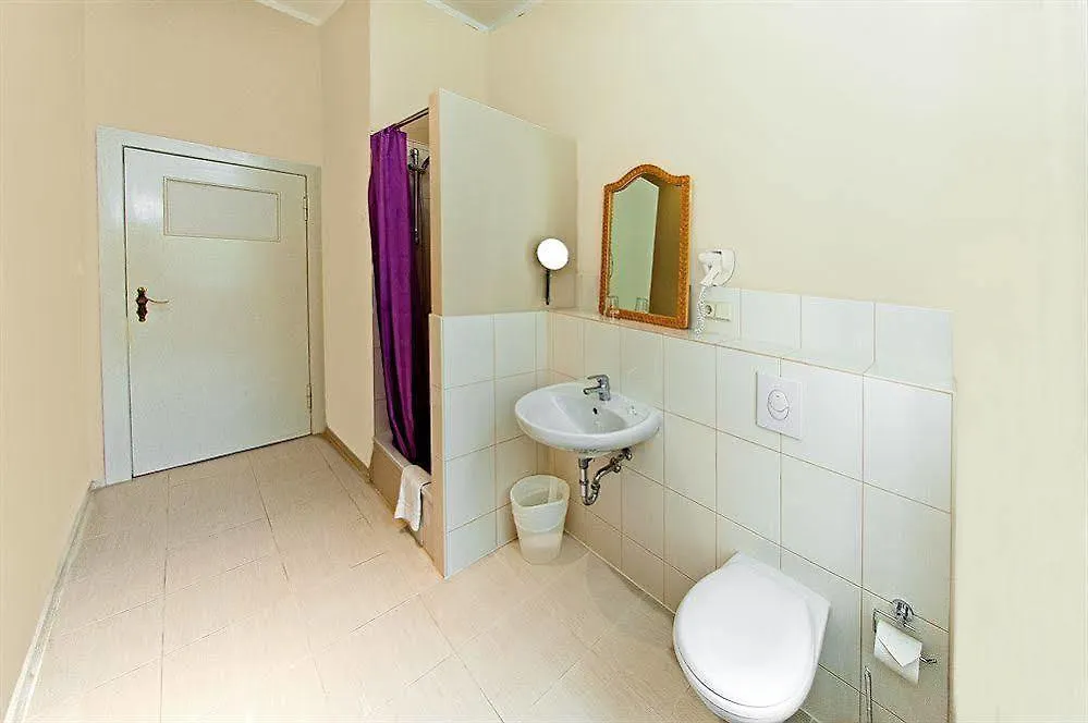 **  Hotel Pension Elegia Am Kurfuerstendamm Berlim Alemanha