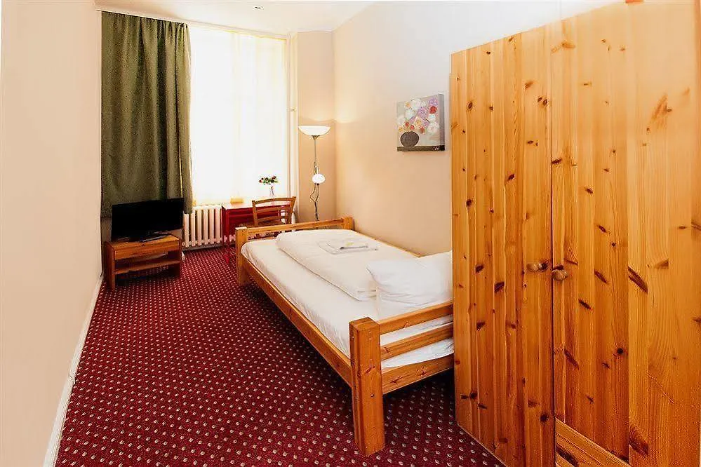 Hotel Pension Elegia Am Kurfuerstendamm Berlim 2*,